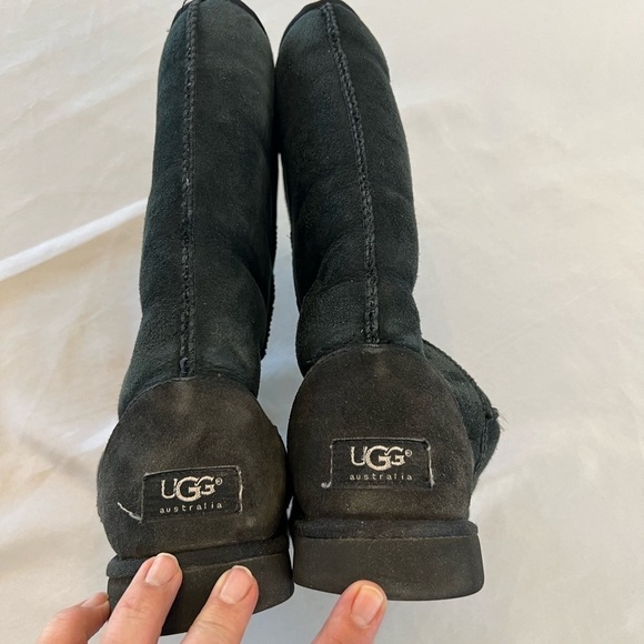 UGG Women's Classic Tall Boot, Black, Size 8 - Picture 5 of 5
